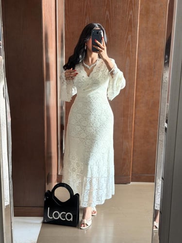 فستان سهرة دانتيل فخم لون أوف وايت