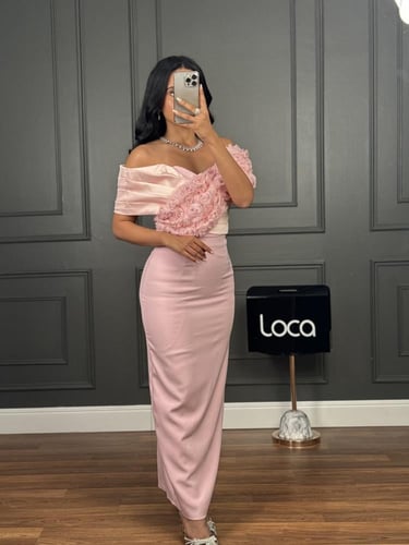 فستان ندى الورد الناعم