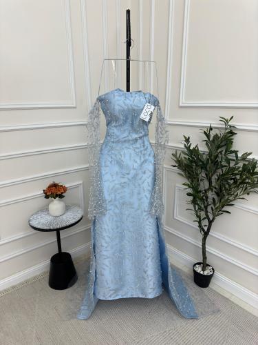 فستان سهره سماوي مع أكمام