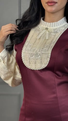 فستان قصير بلون برغندي من لوكا فاشن