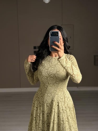 فستان دانتيل ناعم