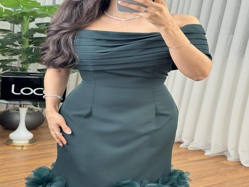 فستان سهره باللون الاخضر