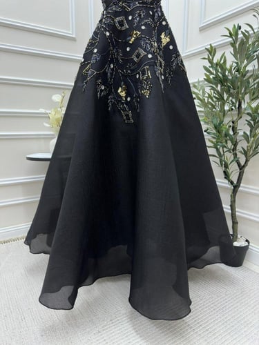 فستان سهره اسود بتطريز