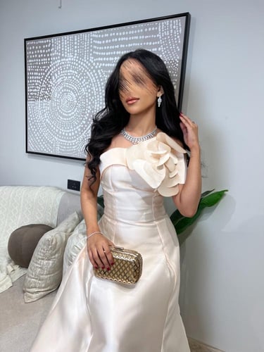 فستان سهرة فلاور بيج راقي لإطلالة مميزة وأنيقة