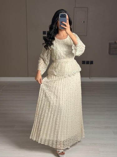 فستان سهرة طويل لون سكري دانتيل فاخر