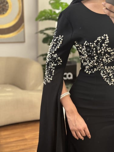 فستان راقي يتطريز لؤلؤي انيق