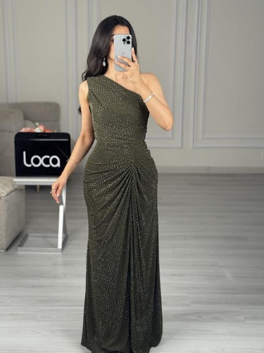 فستان سهره بتصميم راقي وناعم