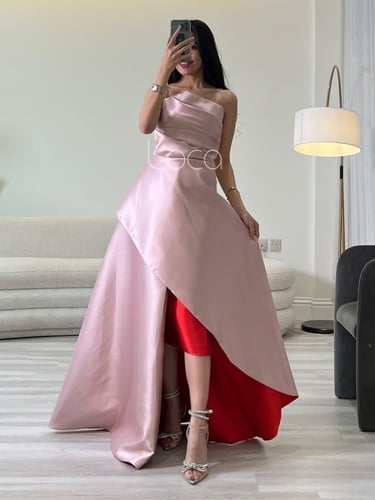 فستان عاري الكتف بلونين