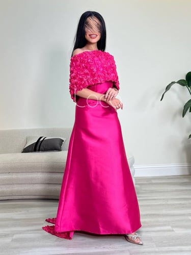 فستان فوشي بنمط مورد