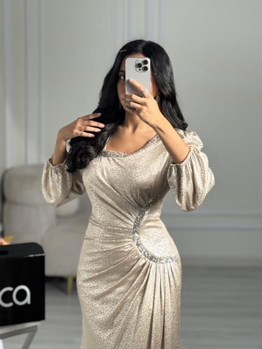 فستان سهره باكمام بتصميم مميز