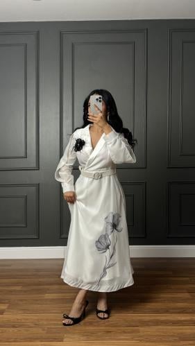 فستان ناعم باللون الابيض