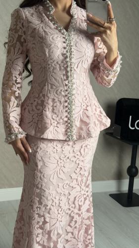 طقم ناعم ومميز بلون وردي