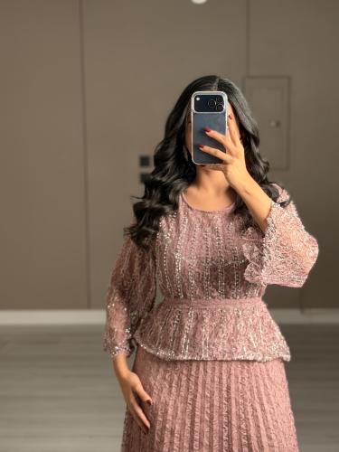 فستان سهرة وردي بتصميم بيبلوم فاخر من لوكا فاشن
