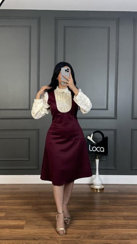 فستان قصير بلون برغندي من لوكا فاشن