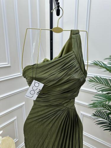 فستان سهره بكسرات باللون الزيتي الغامق