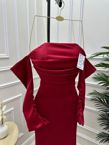 فستان احمر ناعم ماسك