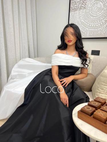 فستان أبيض وأسود