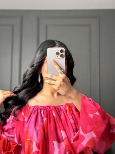 طقم ناعم بدرجات الفوشي (بدله +تنوره )