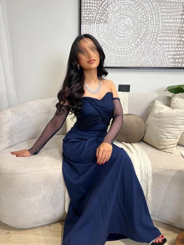 فستان كحلي أنيق ومميز