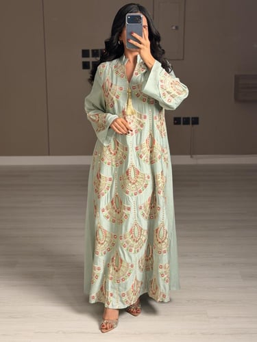 جلابية نسائية ناعمة لون اخضر فاتح تيفاني بتطريزات...