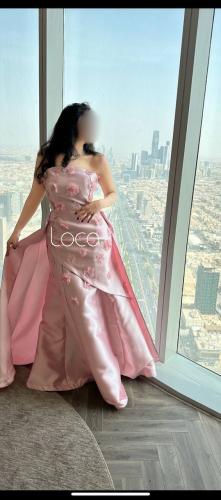 فستان سهرة زهري مورد مميز بتطريز انيق