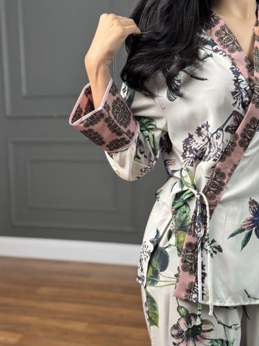 طقم بتصميم مميز من لوكا فاشن