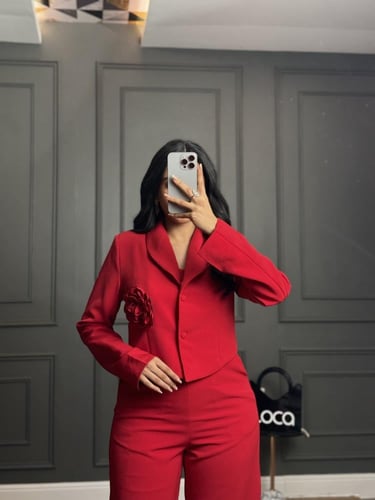 جمبسوت رسمي بلون احمر جذاب من لوكا فاشن