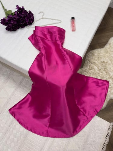 فستان لونين انيق مميز بطيات