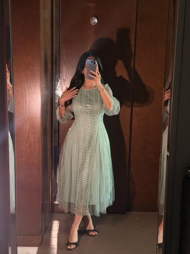 فستان ناعم وأنيق بقصه ناعمه