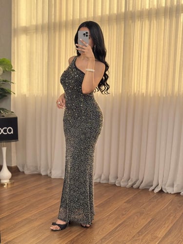 فستان سهره بلون مميز وتصميم جذاب