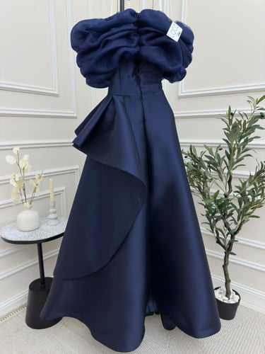 فستان كحلي مصنوع من الميكادو الفخم من لوكا فاشن