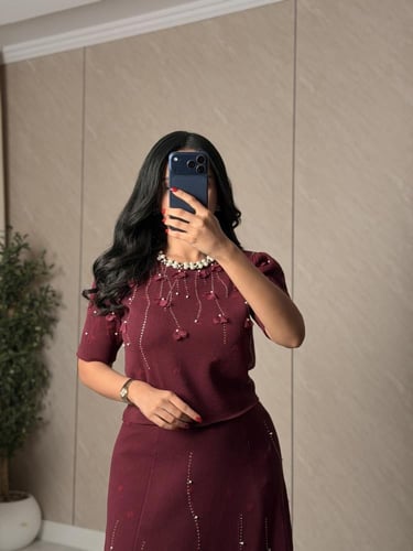 طقم ناعم بلون عودي