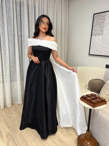 فستان أبيض وأسود