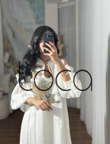 جلابيه انيقة بلون اوف وايت