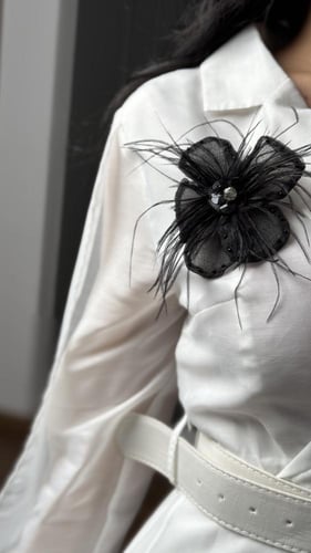 فستان ناعم باللون الابيض