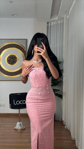 فستان سهره ناعم باللون الوردي