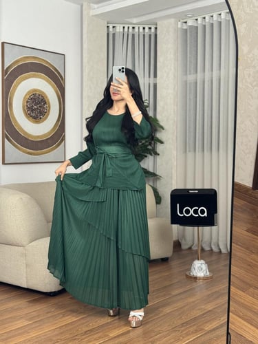 طقم تنوره وبلوزه مع حزام