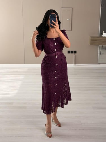 فستان ميدي دانتيل بأزرار وحزام انيق