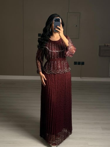 فستان سهرة دانتيل طويل بأكمام طويلة ورقبة دائرية ل...