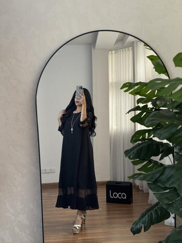 جلابيه باللون الاسود