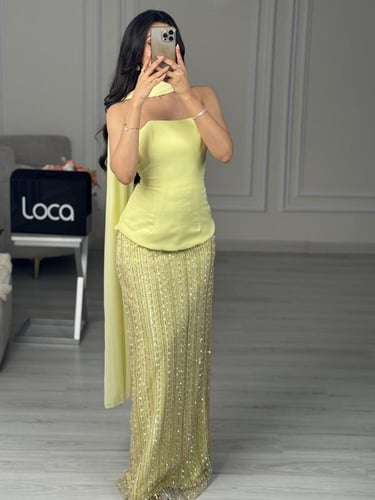 فستان سهره بلون الصيف مع شال