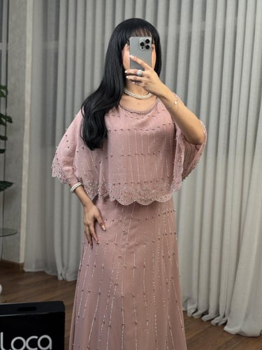 فستان سهره بتصميم راقي باللون الوردي