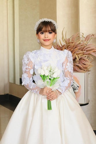 فـستان تـوباز الملكي للزواج مع الطرحة