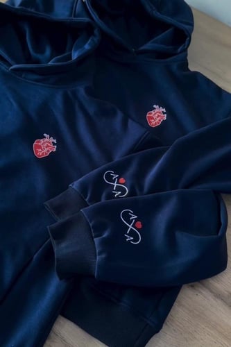 هودي شتوي مطرز بالحروف