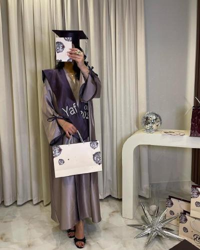 عبايه تخرج 2025