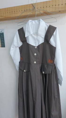 مريول مدرسي زيتي متوسط تفصيل مريول كحلي ثنوي تفصيل