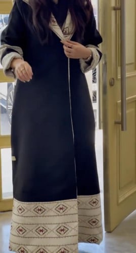 بشت شتوي نسائي مطرزه بشكل جديد