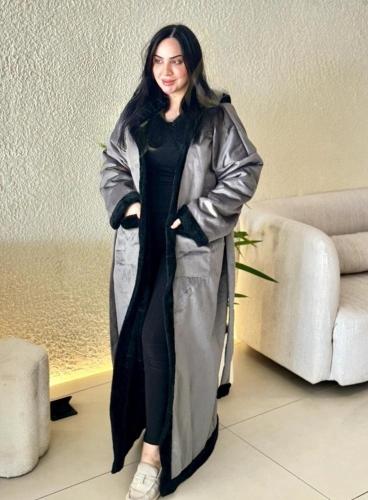 فروه نسائي رصاصي معا فرو اسود بشكل انيق