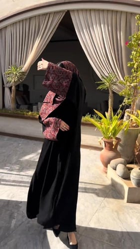 عباية شتوية مع طرحه دبل فيس كشميري