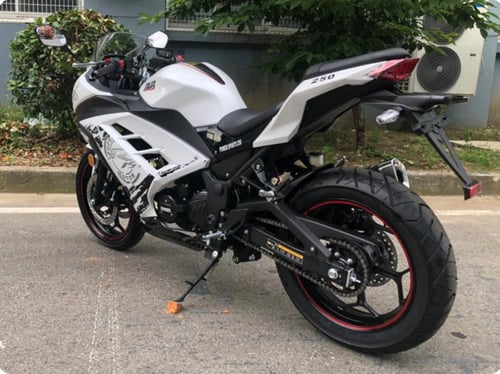 دراجة نارية 250CC موديل 2026 لون ابيض